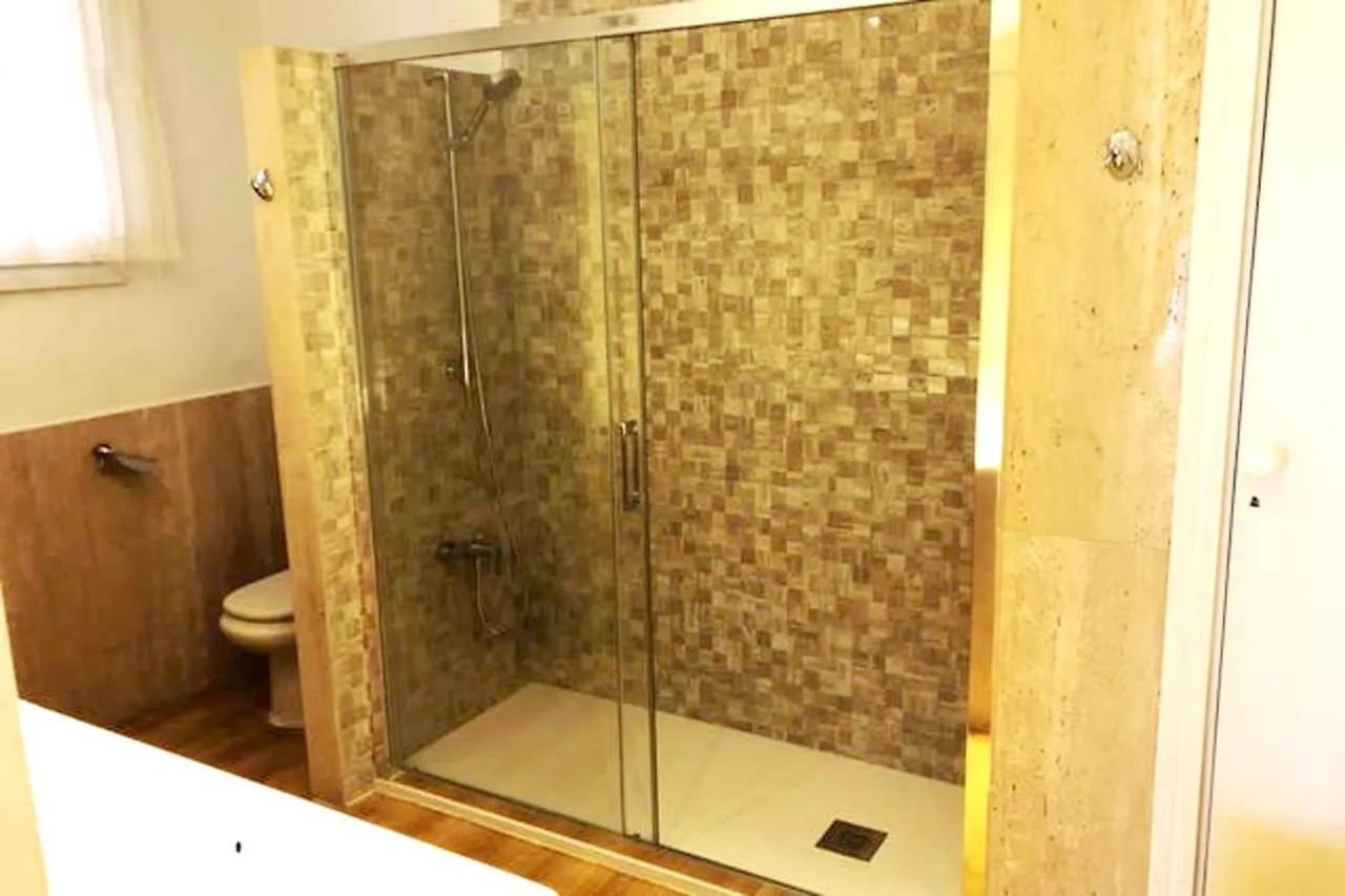 Enchanting Villa Benalmadena: Private Pool Retreat 0*, Benalmadena