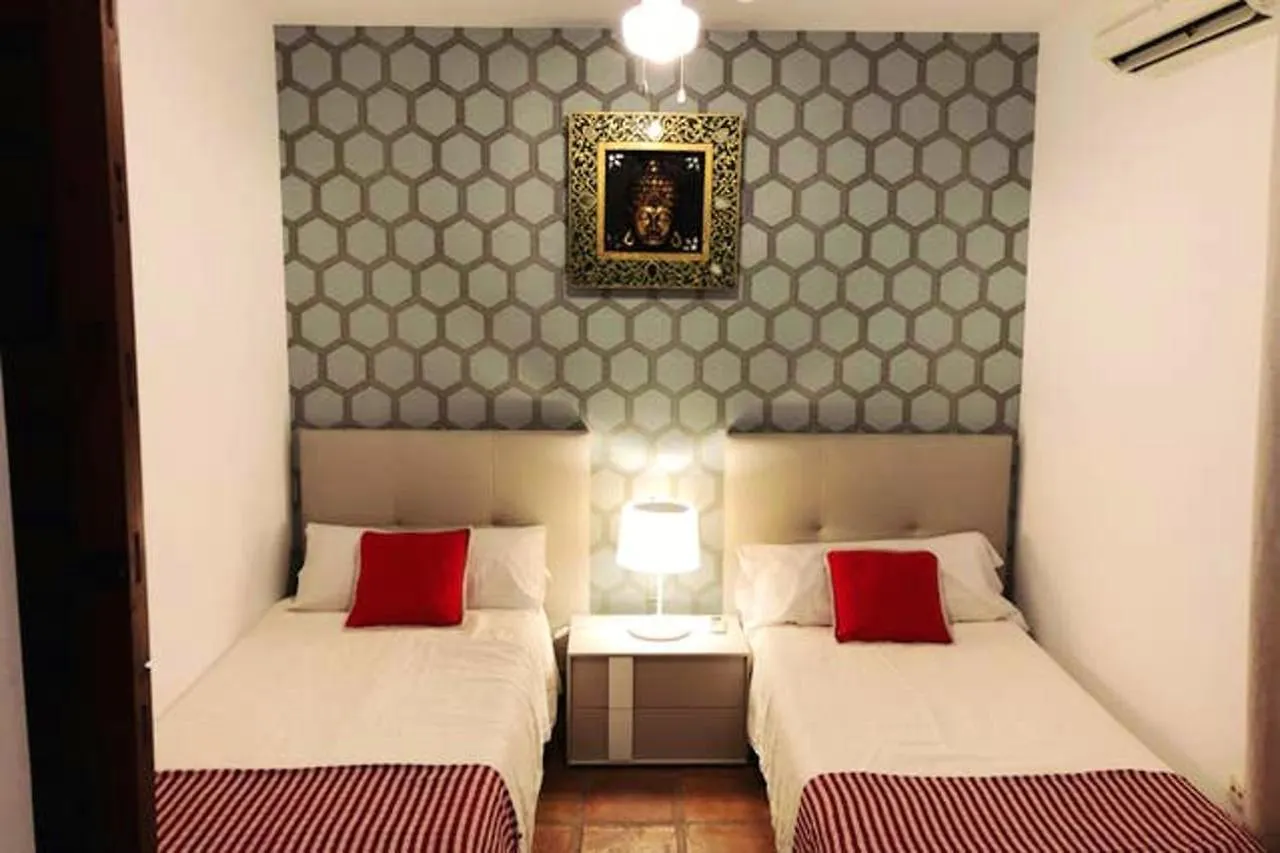 Enchanting Villa Benalmadena: Private Pool Retreat  Benalmadena